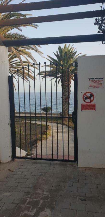 House First Line Of The Sea Villa Costa Teguise Exteriör bild